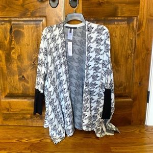 WHBM sweater cape, size xs/s